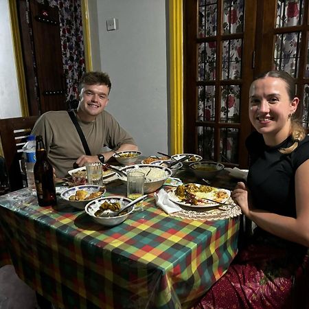 Sanu Home Stay Szigirija Kültér fotó