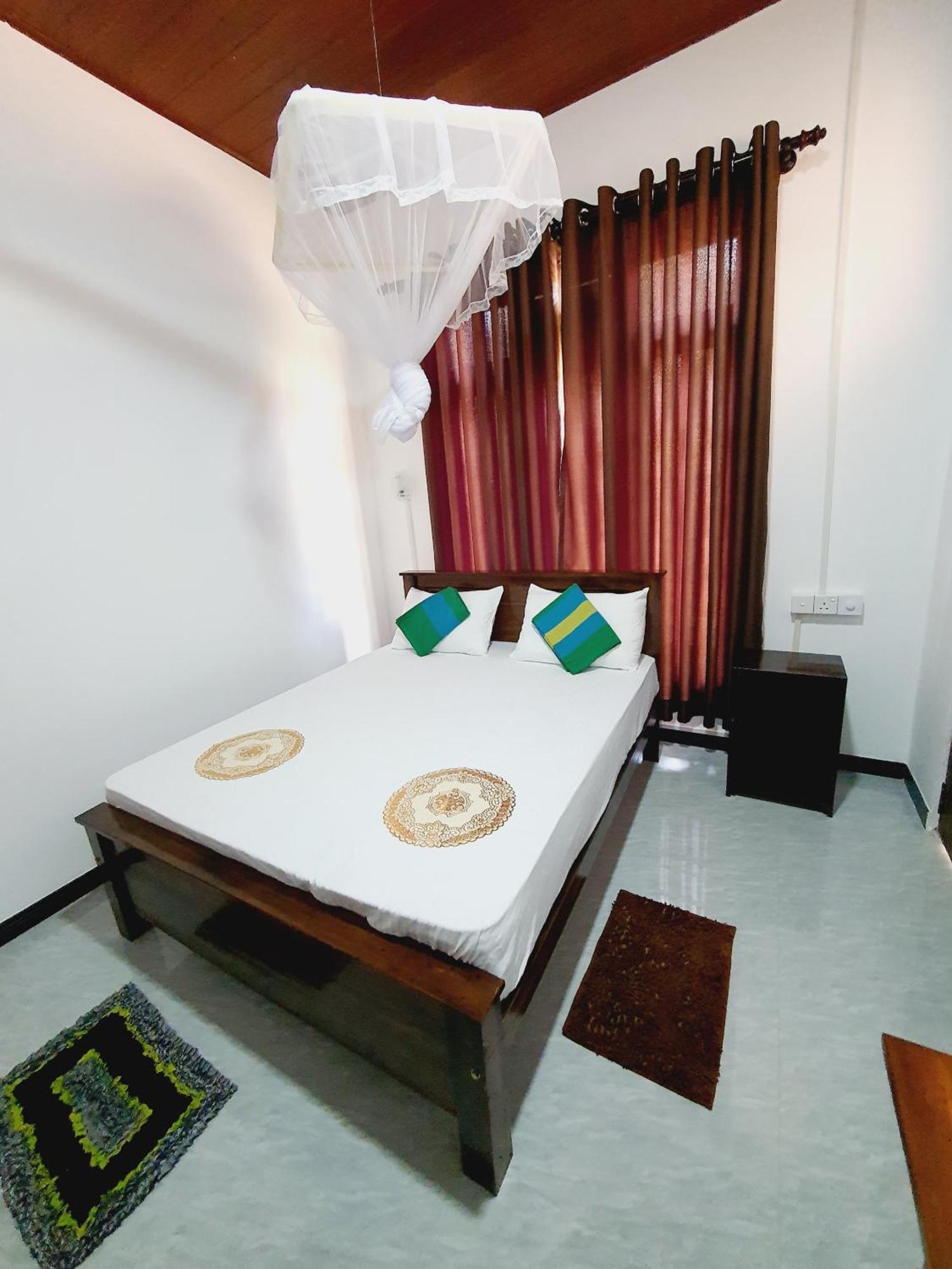 Sanu Home Stay Szigirija Kültér fotó