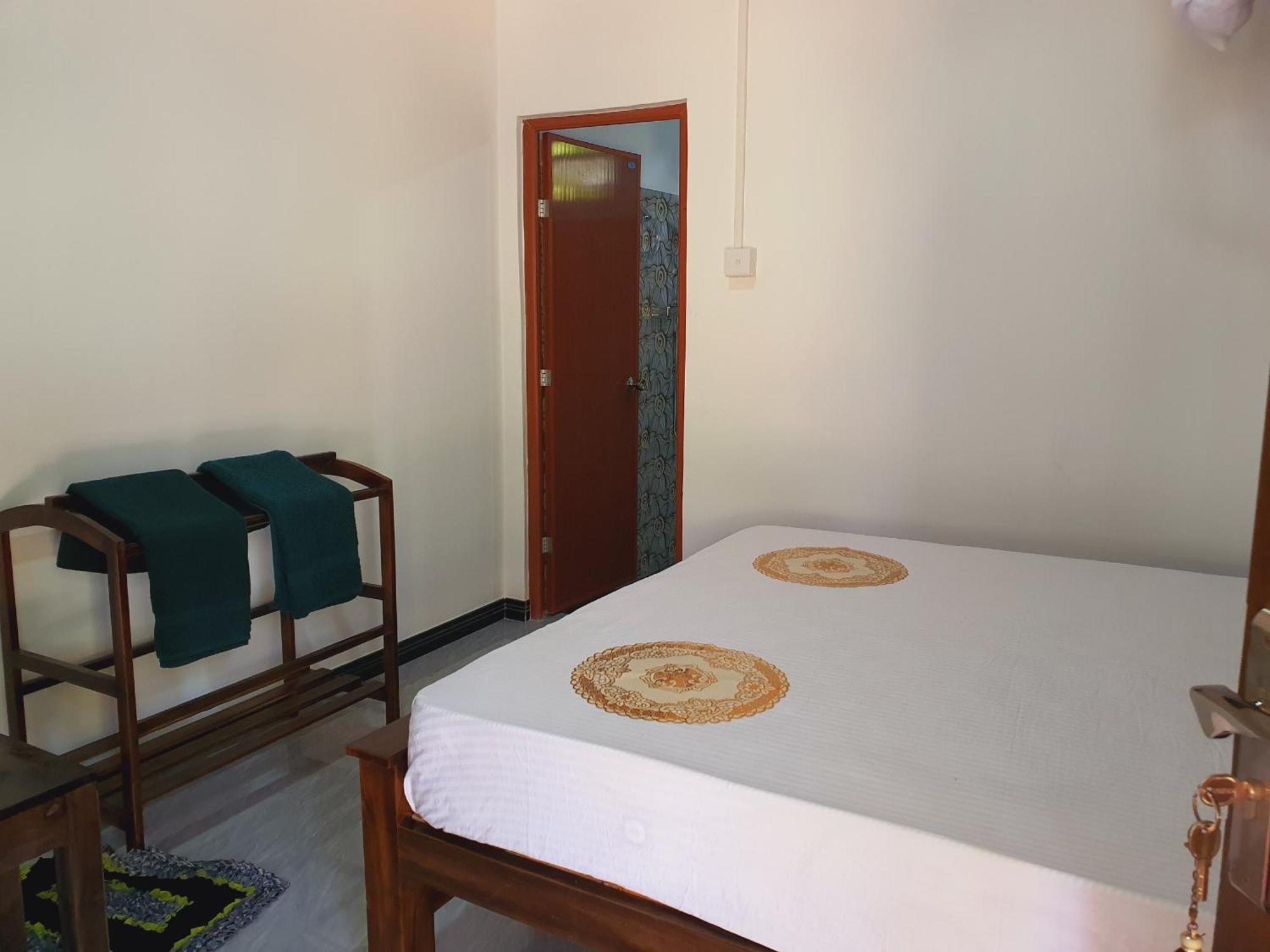 Sanu Home Stay Szigirija Kültér fotó