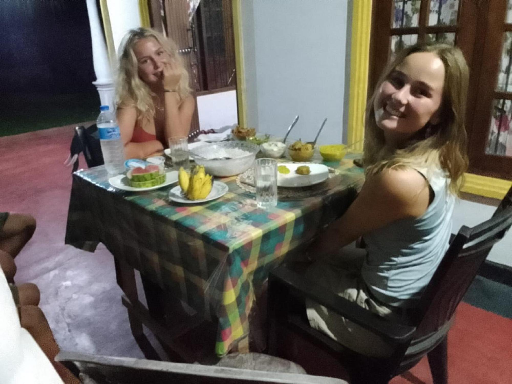 Sanu Home Stay Szigirija Kültér fotó